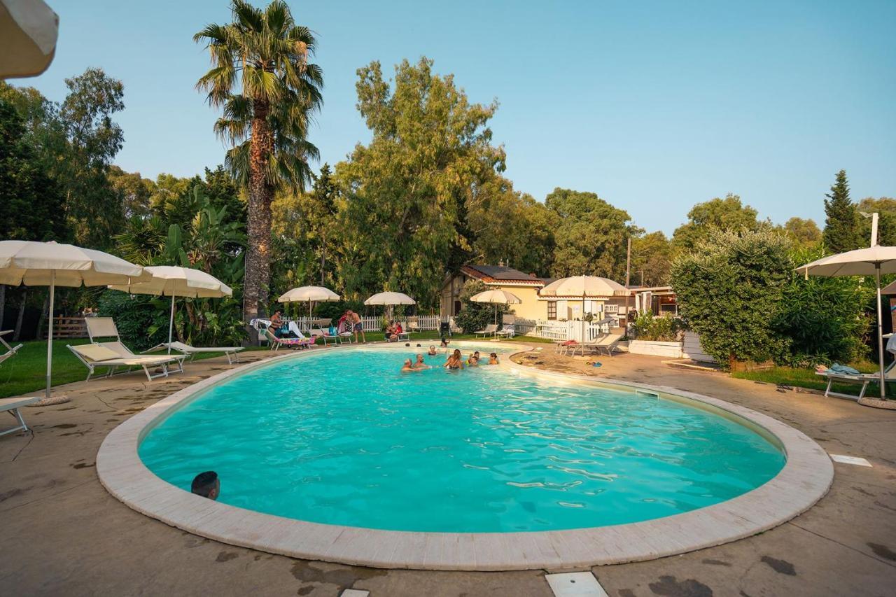 Kampaoh Flumendosa Hotel Santa Margherita di Pula Exterior photo